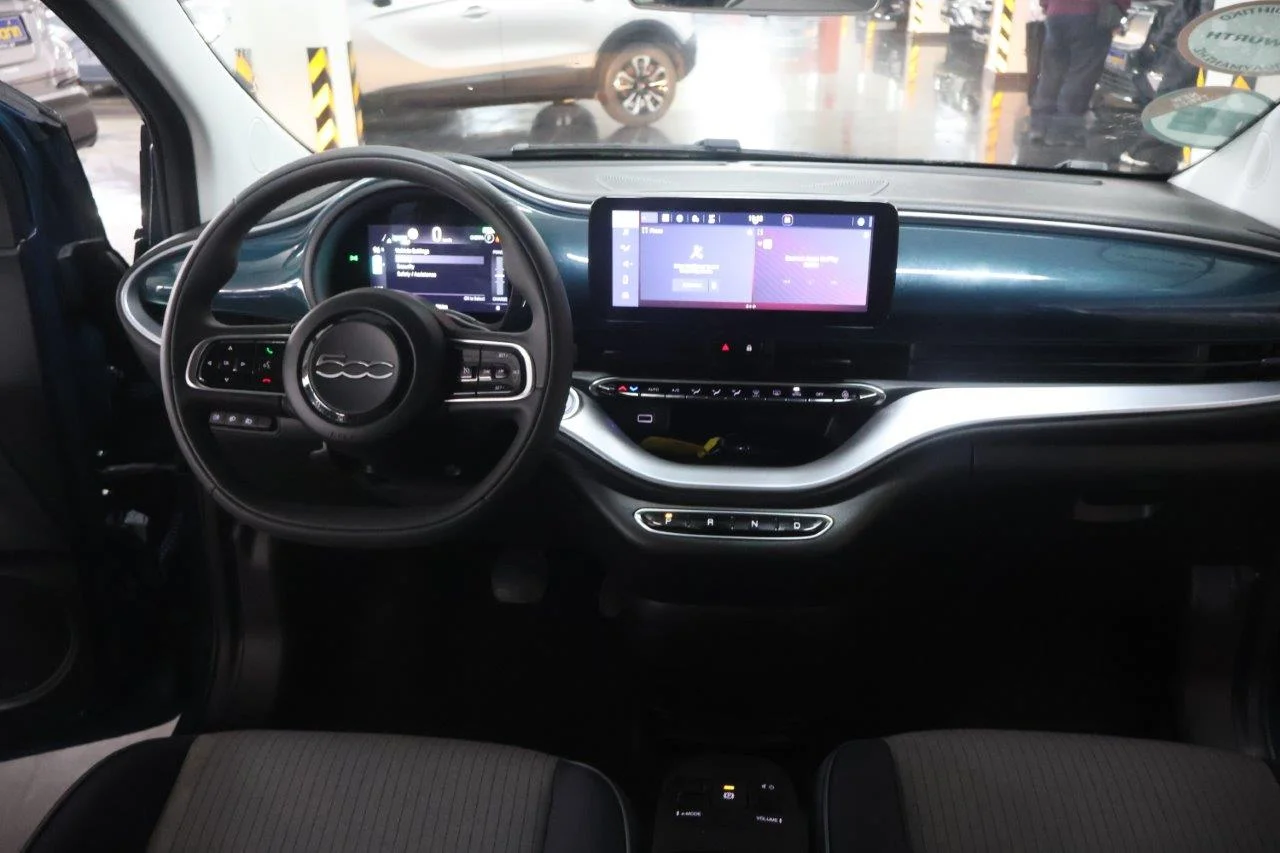 Fiat 500e - View model 19