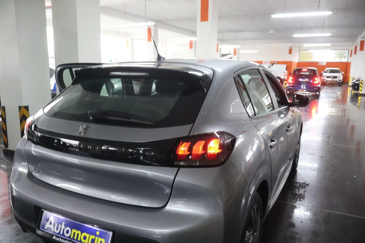 Peugeot 208 - View model 10