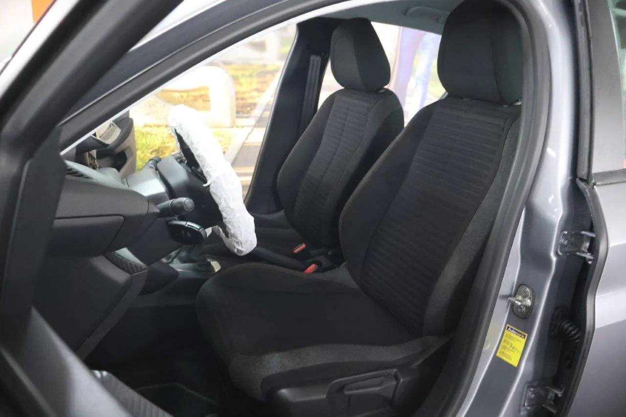 Peugeot 208 - View model 25