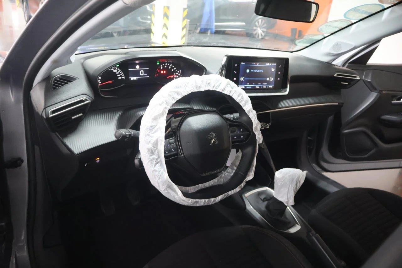 Peugeot 208 - View model 34