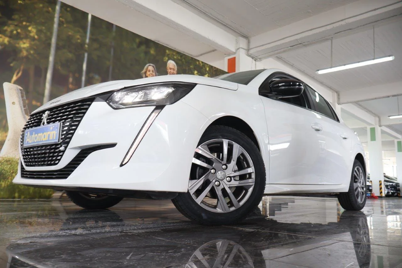 View 2 - Peugeot 208 - 2022