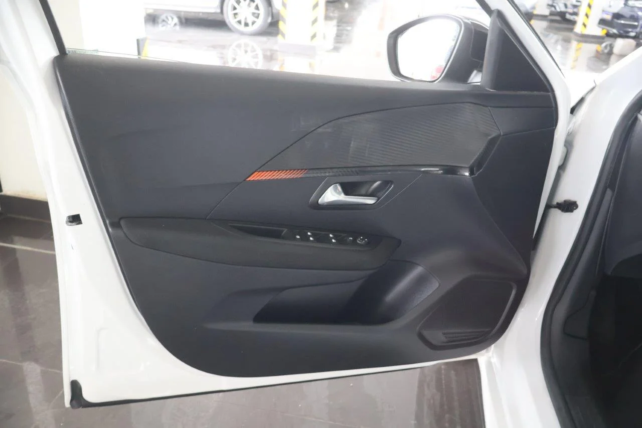 Peugeot 208 - View model 24