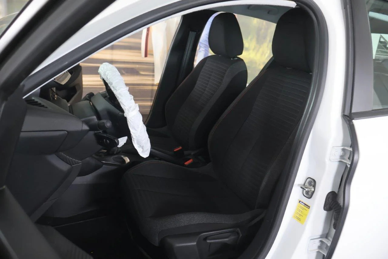 Peugeot 208 - View model 26