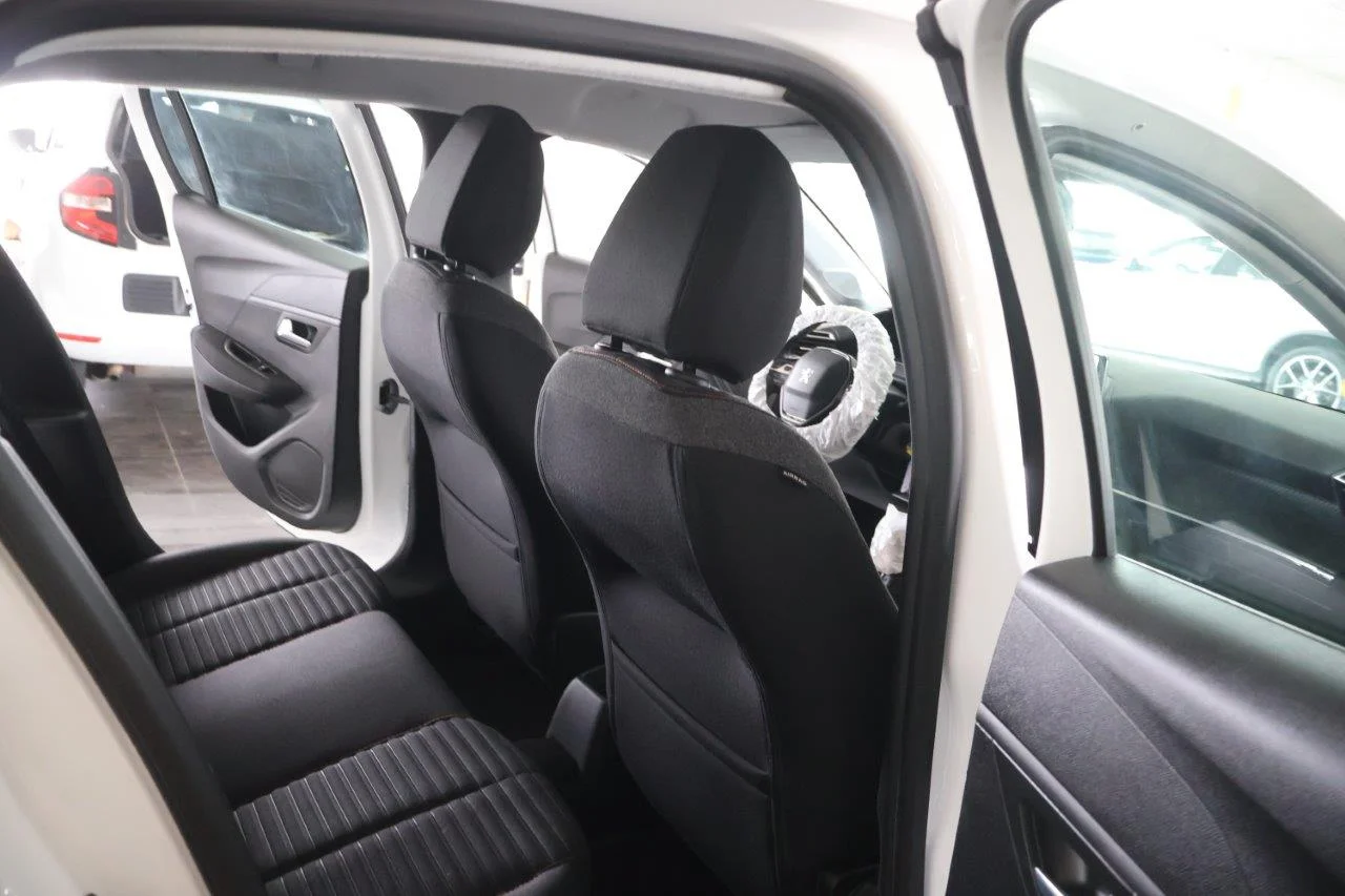 Peugeot 208 - View model 30