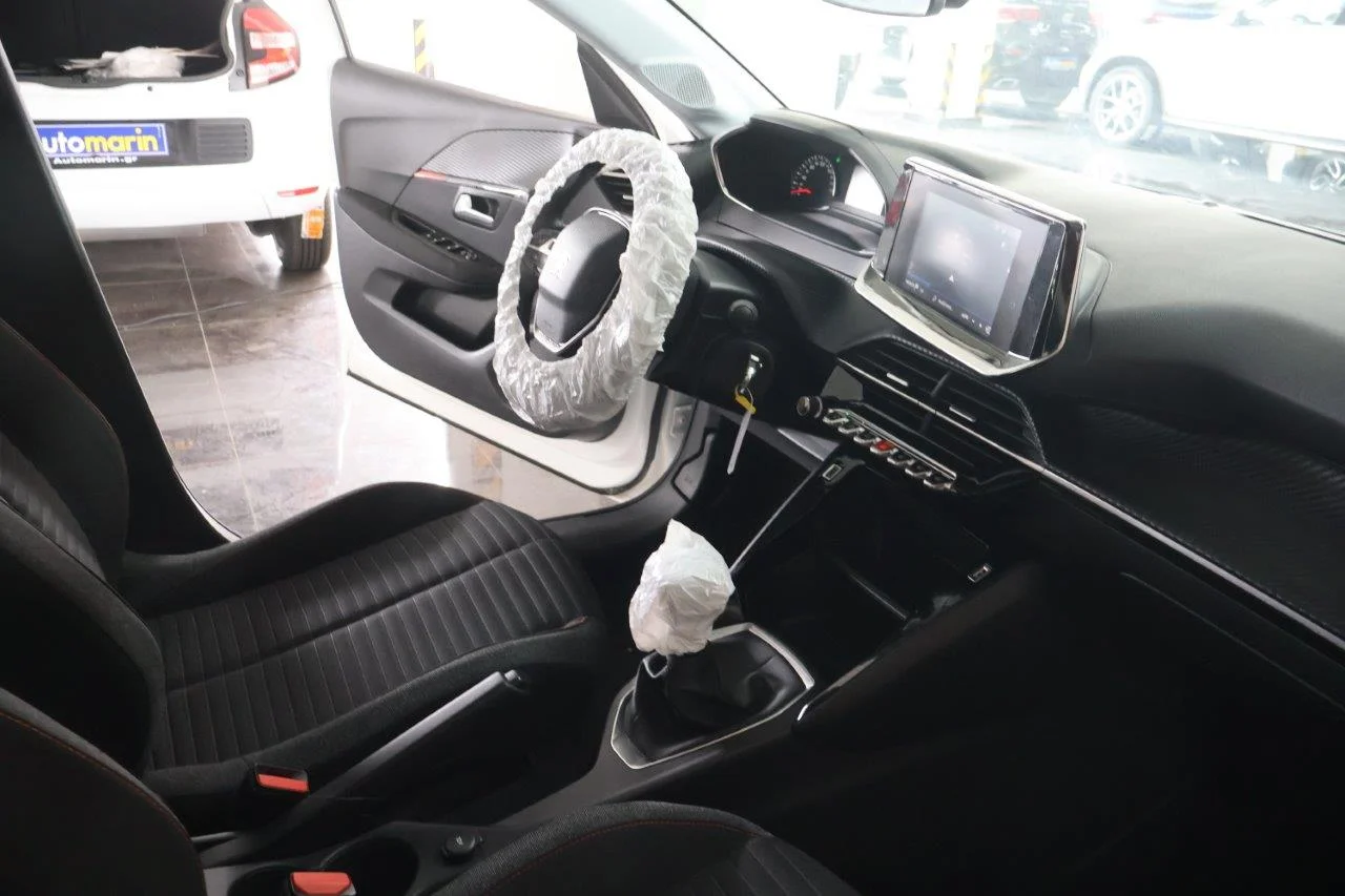 Peugeot 208 - View model 33