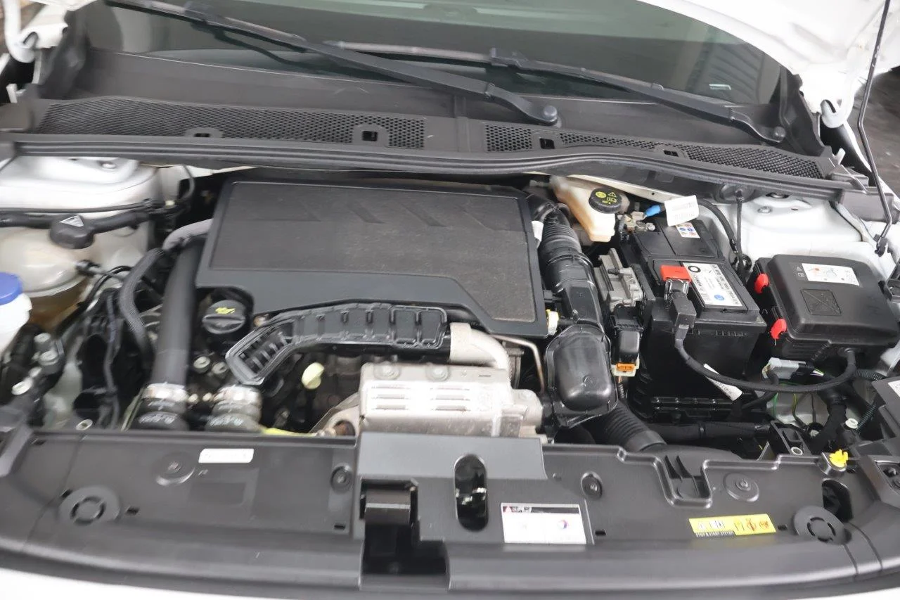 Peugeot 208 - View model 35
