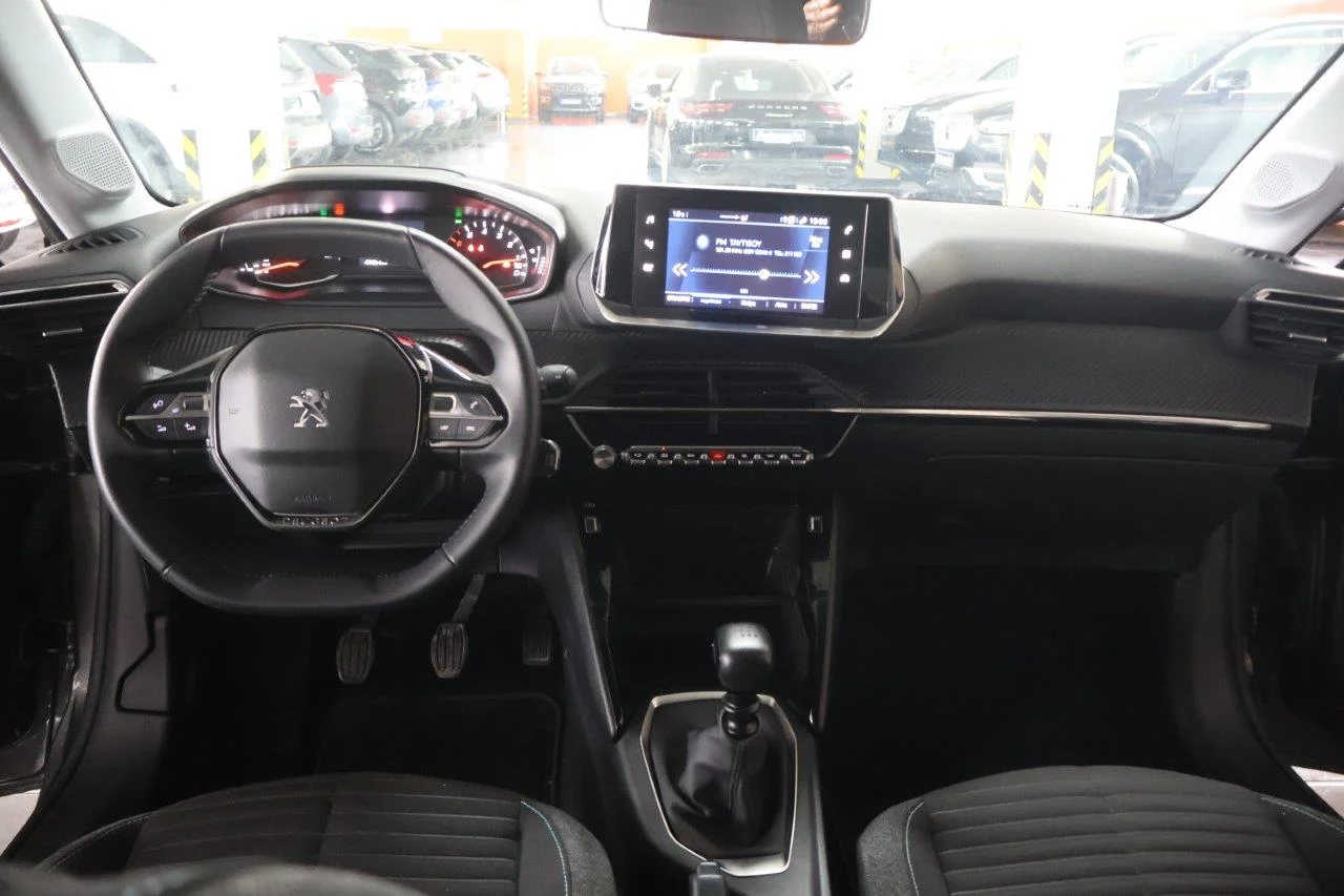 Peugeot 208 - View model 17