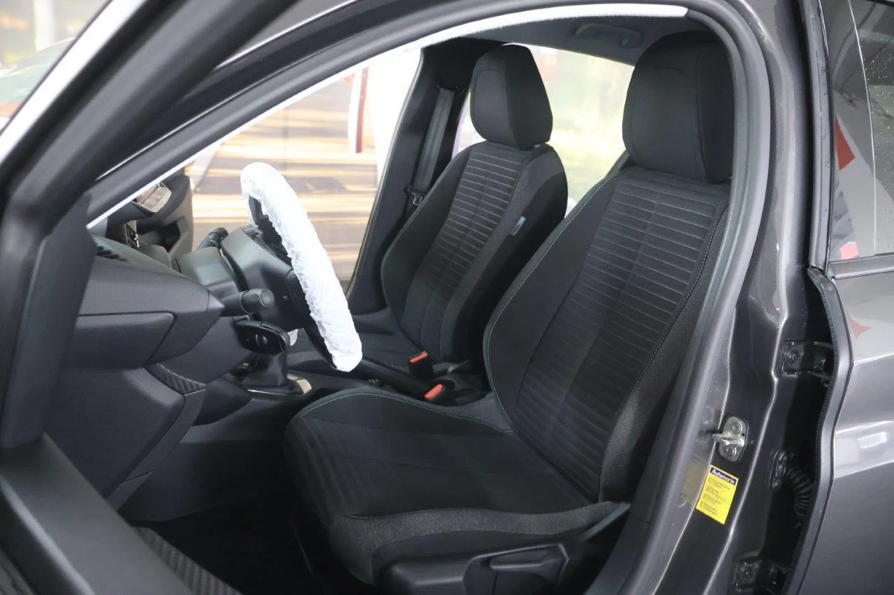Peugeot 208 - View model 24