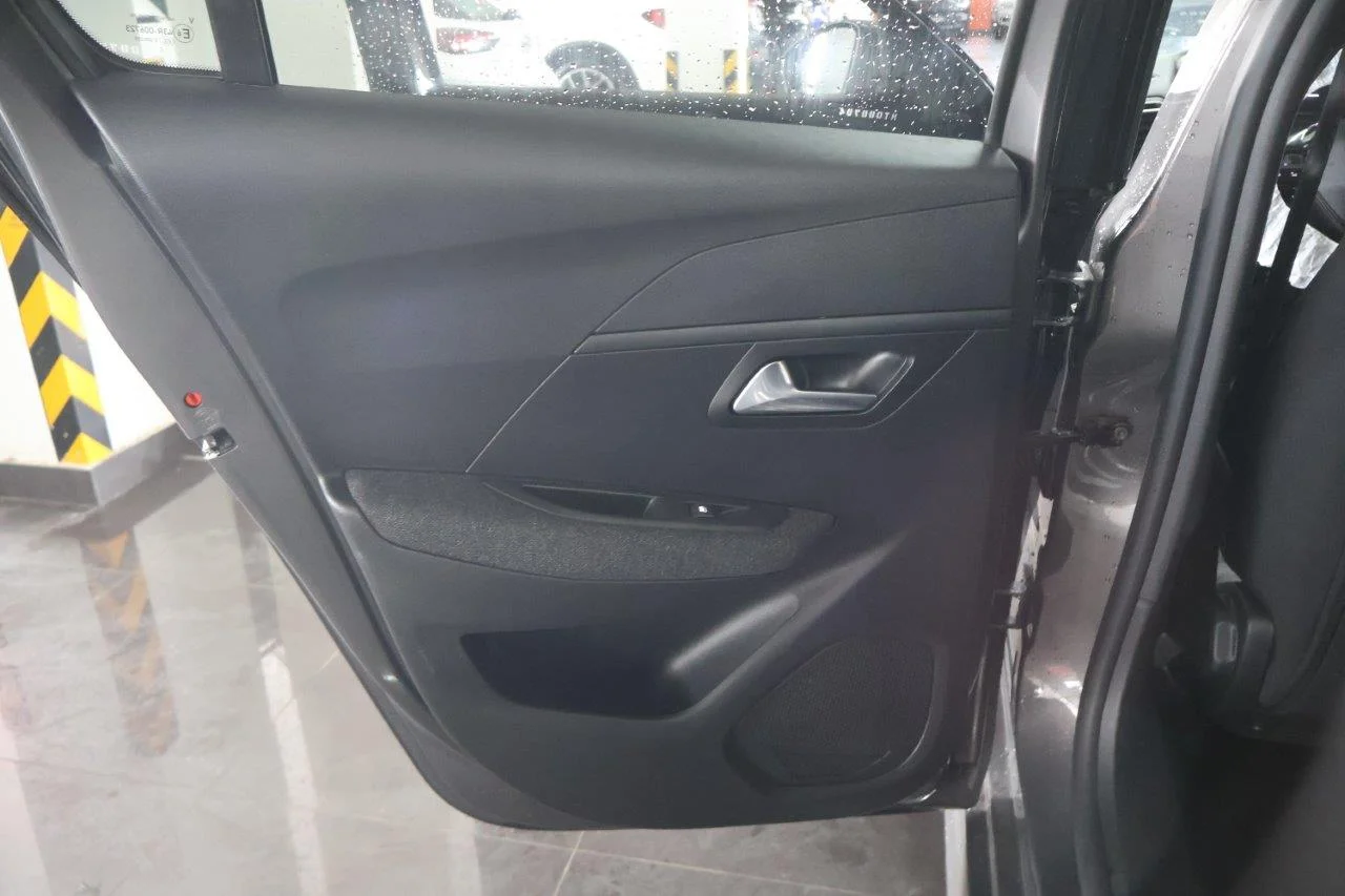 Peugeot 208 - View model 27