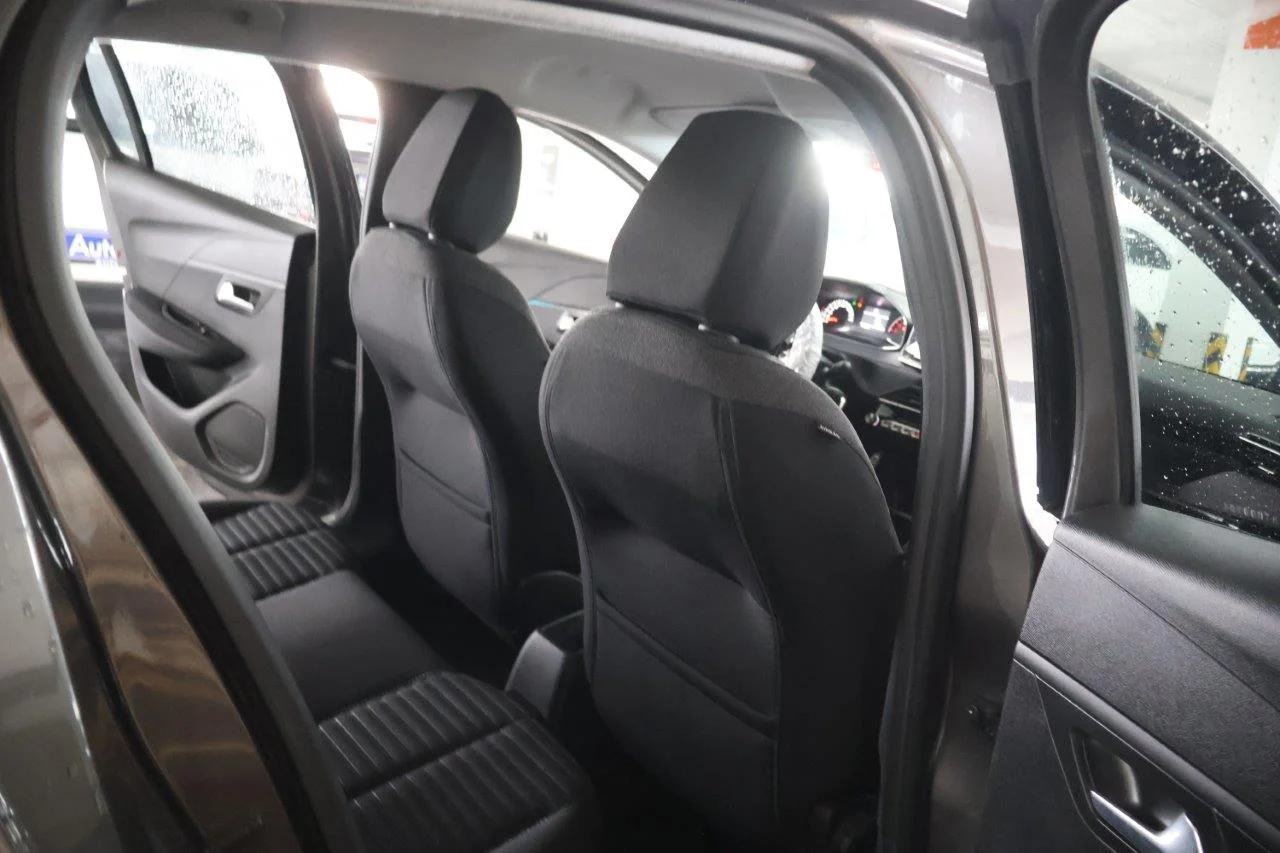 Peugeot 208 - View model 28