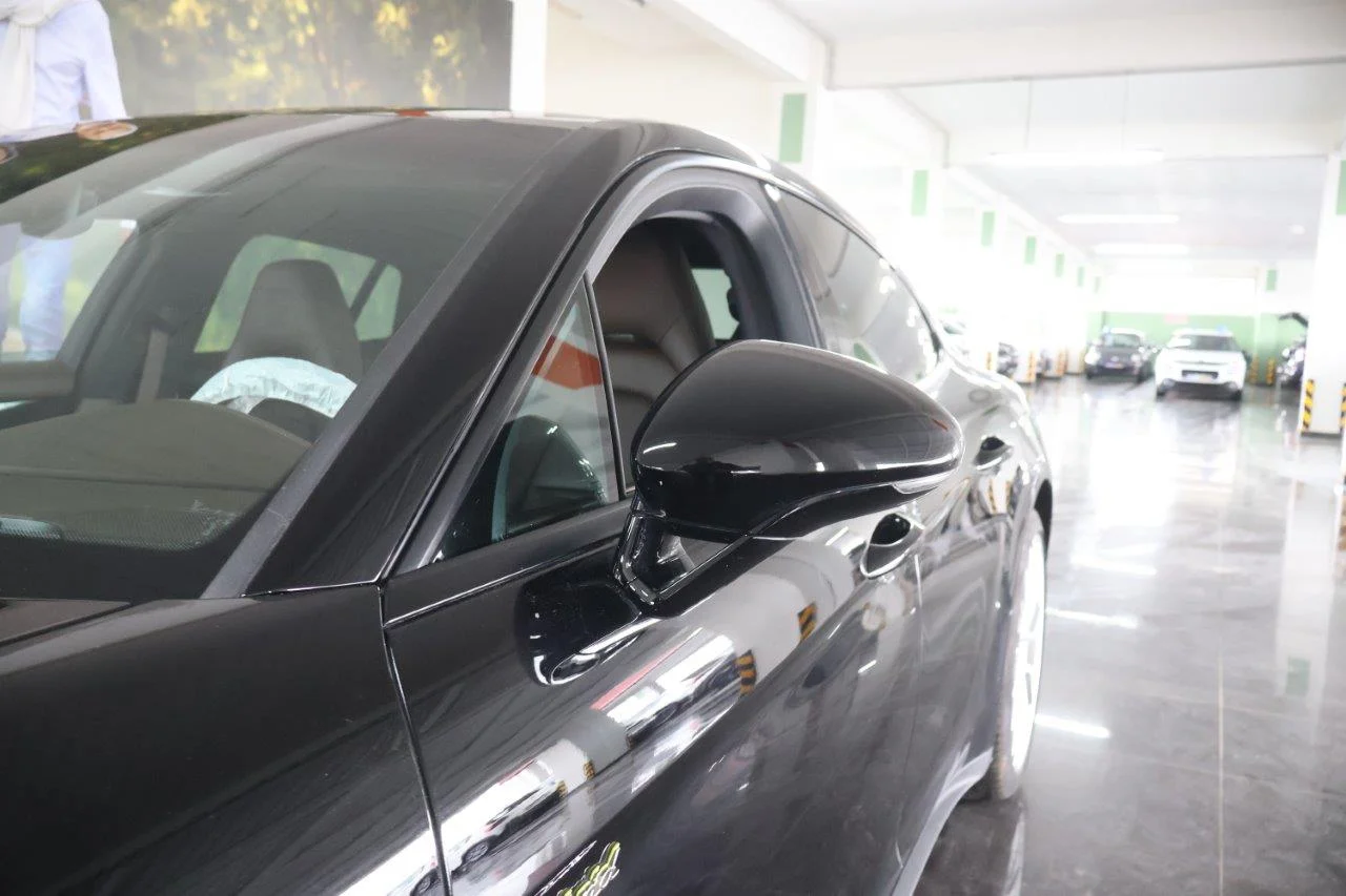 Porsche Panamera - View model 12