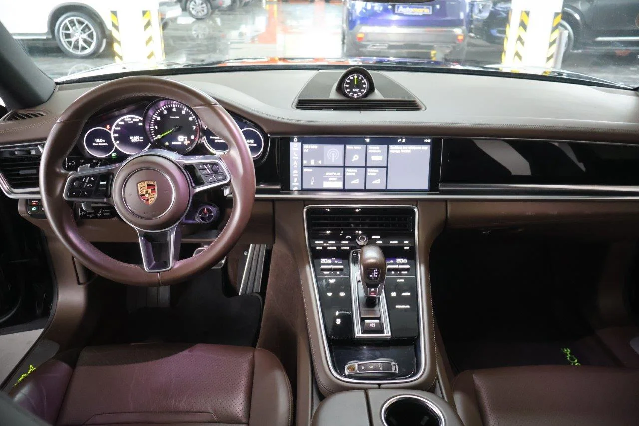 Porsche Panamera - View model 18