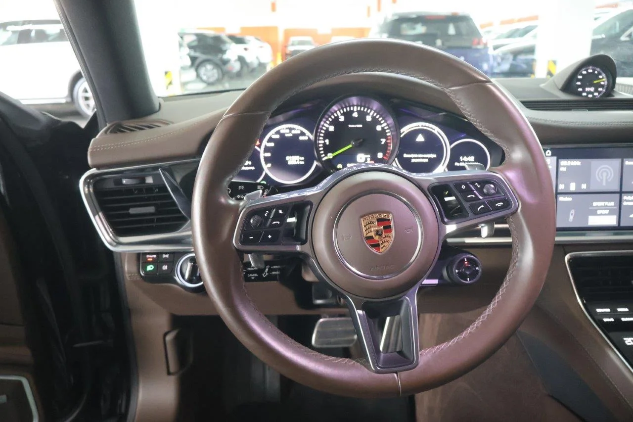 Porsche Panamera - View model 19