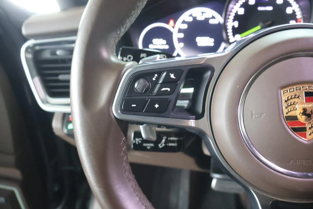 Porsche Panamera - View model 21
