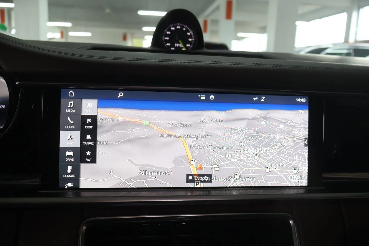 Porsche Panamera - View model 28