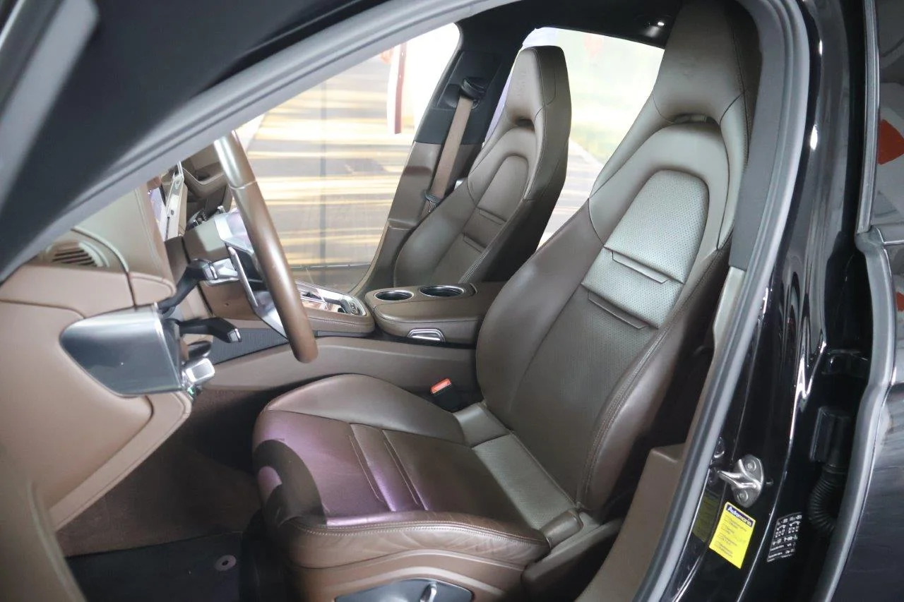Porsche Panamera - View model 35