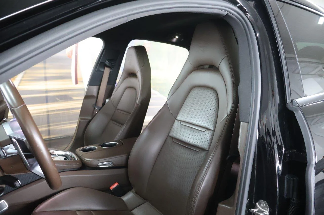 Porsche Panamera - View model 36