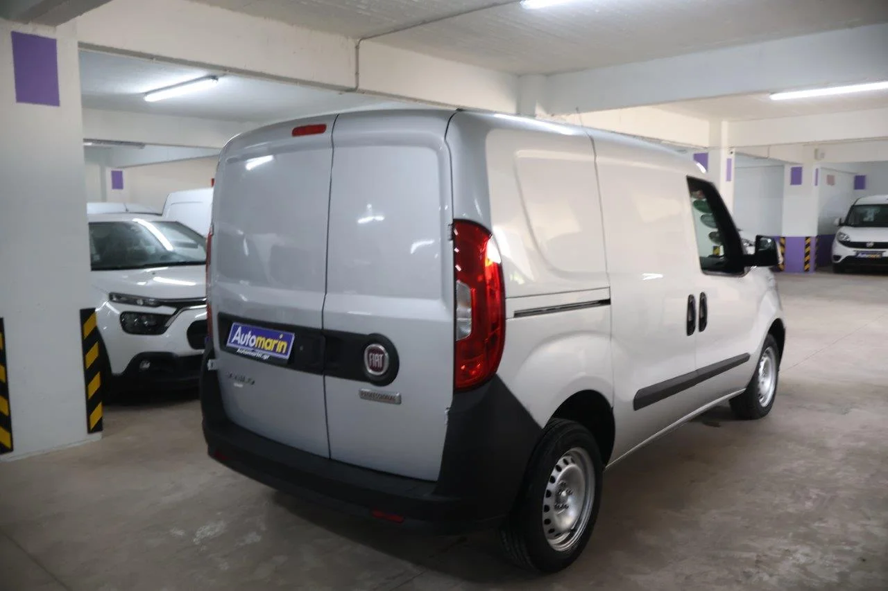 View 5 - Fiat Doblo - 2020
