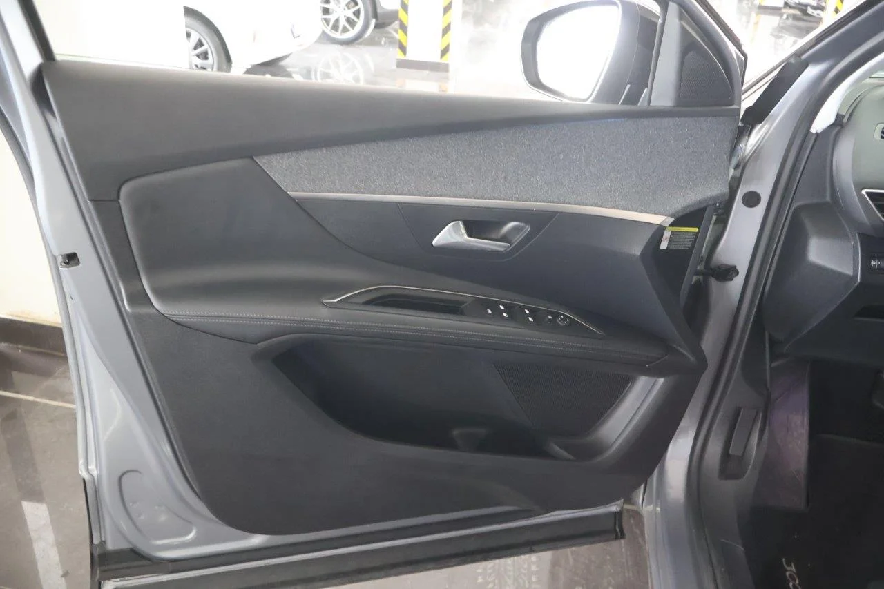Peugeot 3008 - View model 24