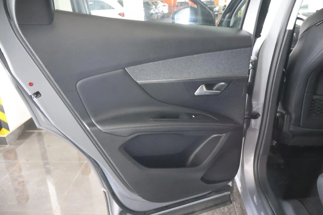Peugeot 3008 - View model 28