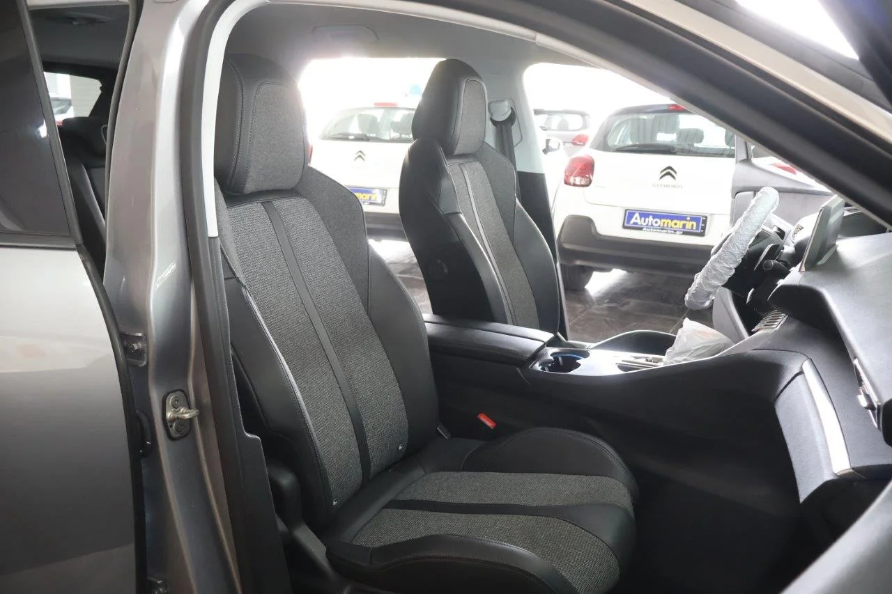 Peugeot 3008 - View model 32