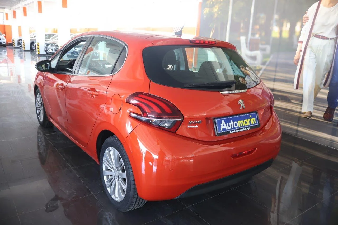 Peugeot 208 - View model 6