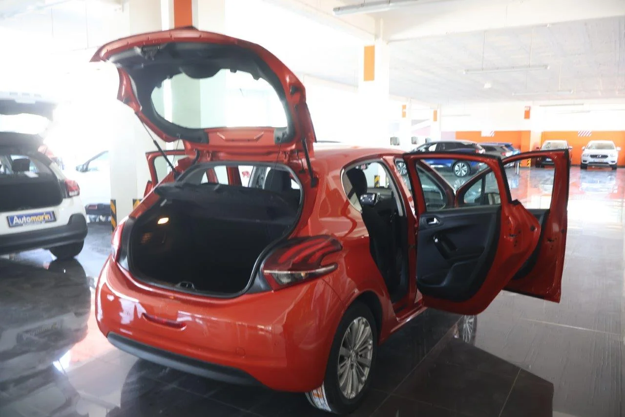 Peugeot 208 - View model 7