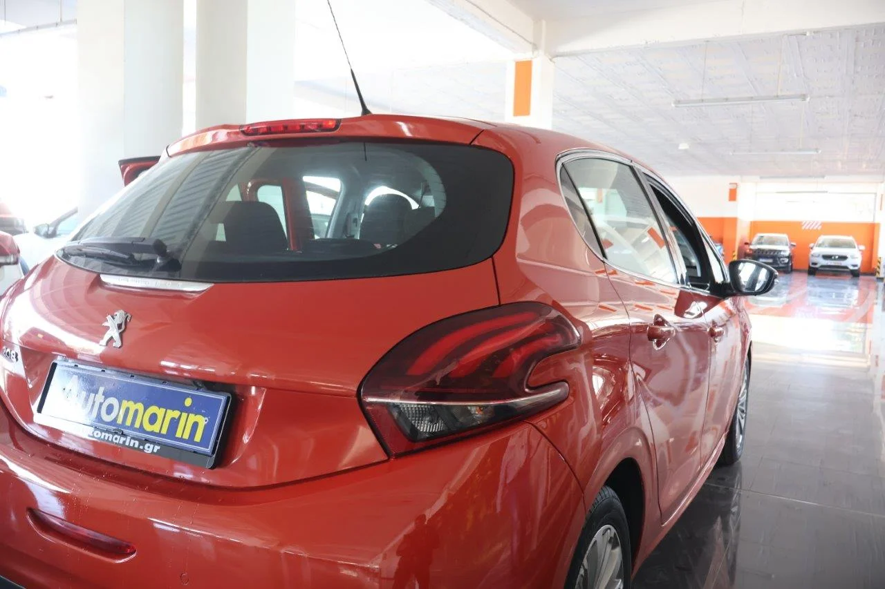 Peugeot 208 - View model 10
