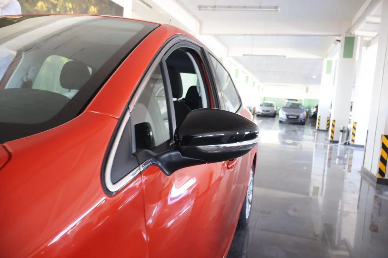 Peugeot 208 - View model 13