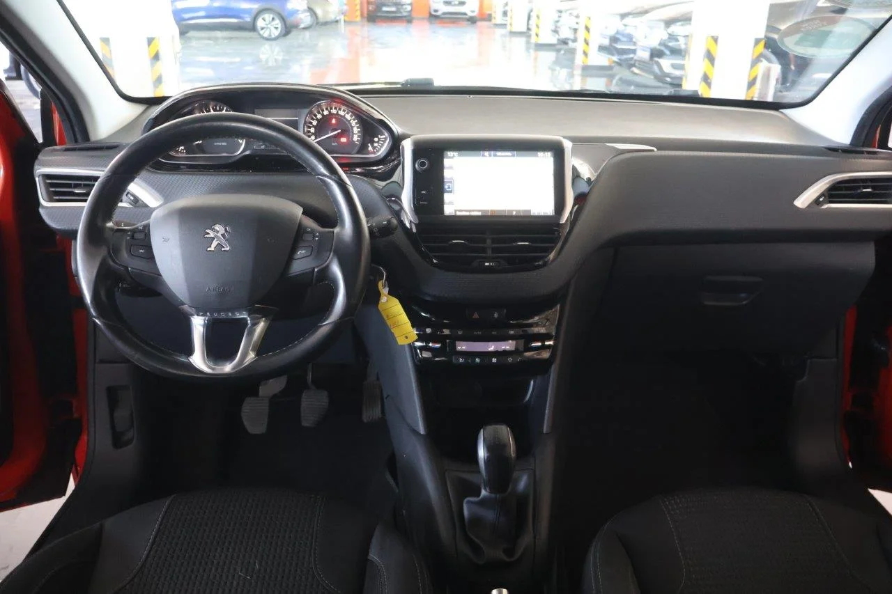 Peugeot 208 - View model 19
