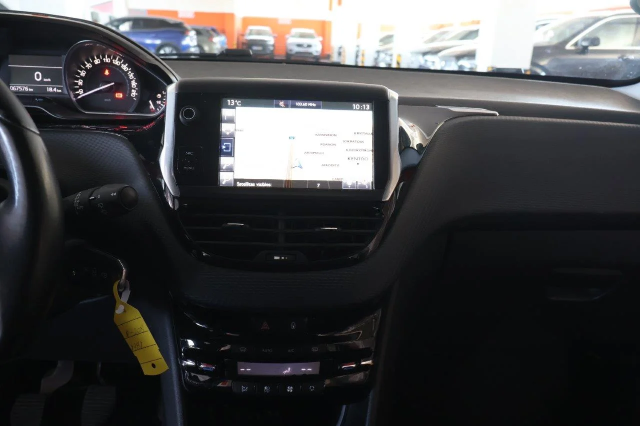 Peugeot 208 - View model 20