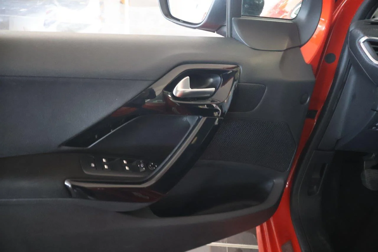 Peugeot 208 - View model 26
