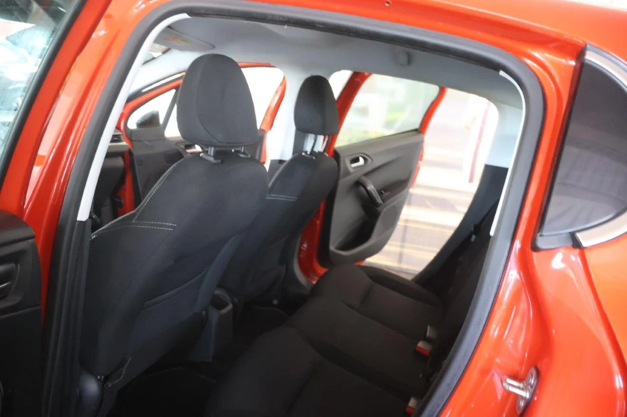 Peugeot 208 - View model 28