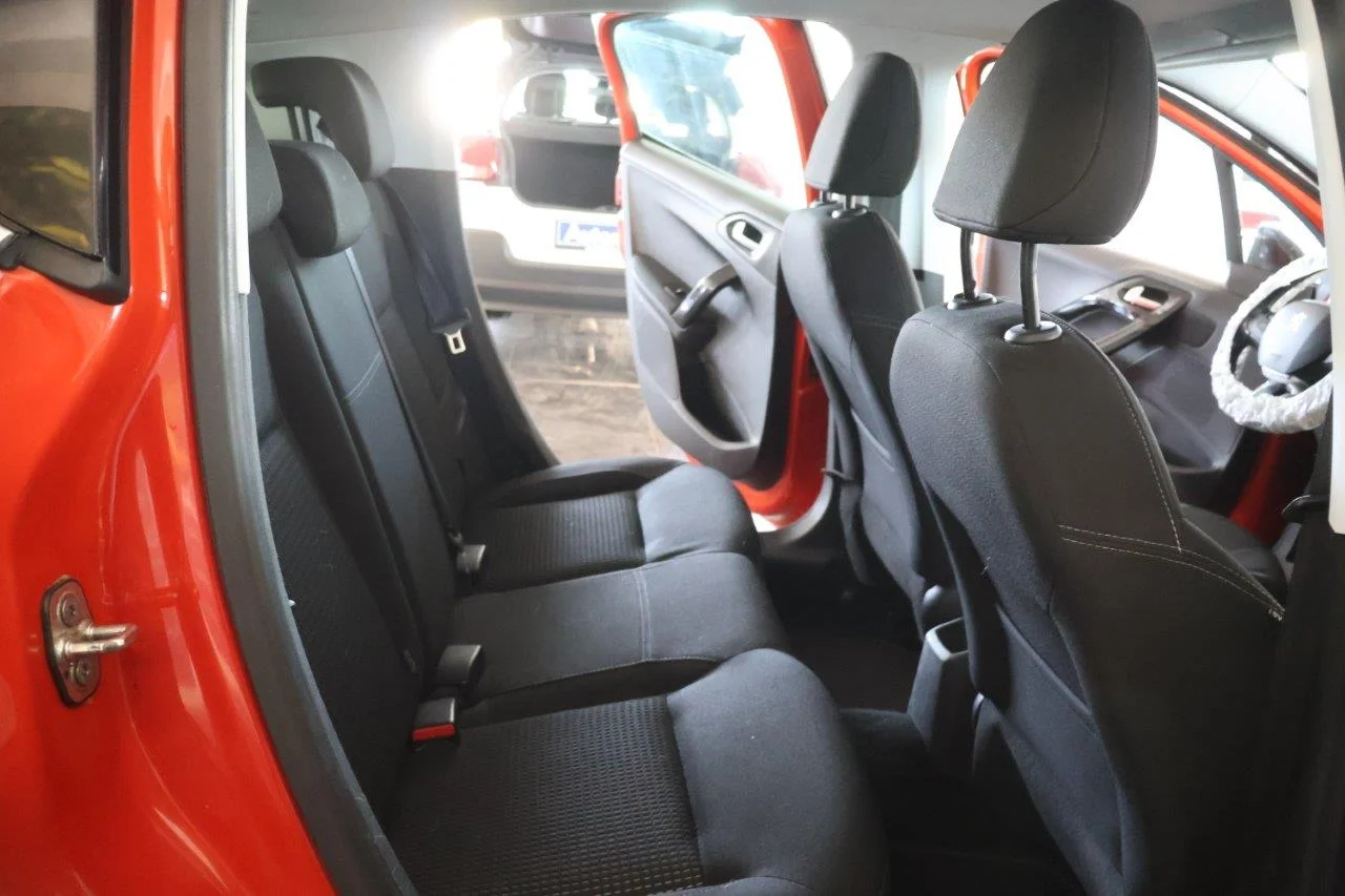 Peugeot 208 - View model 32