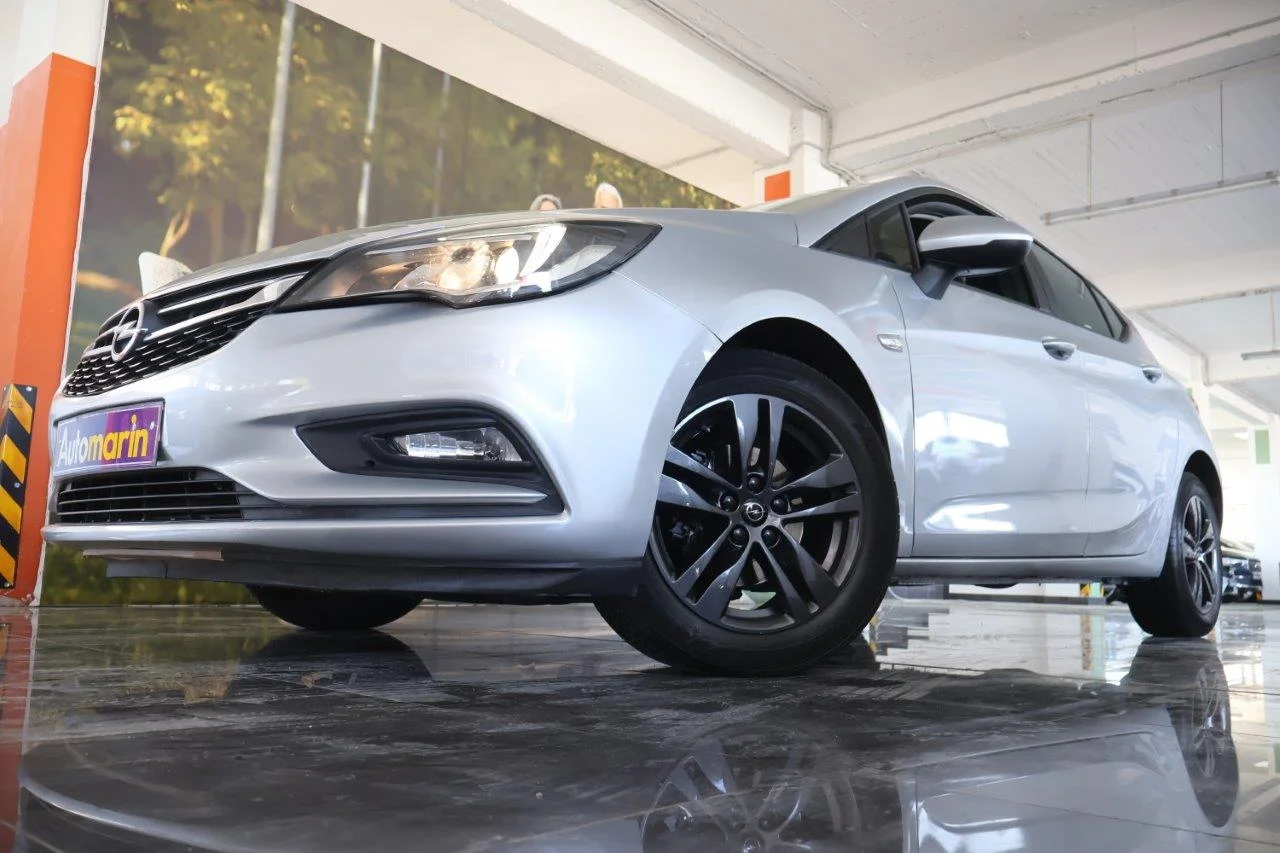View 2 - Opel Astra - 2019