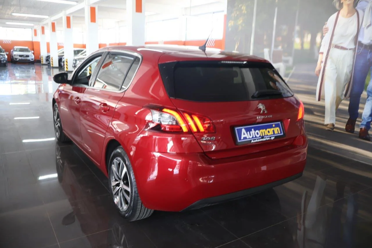 Peugeot 308 - View model 6