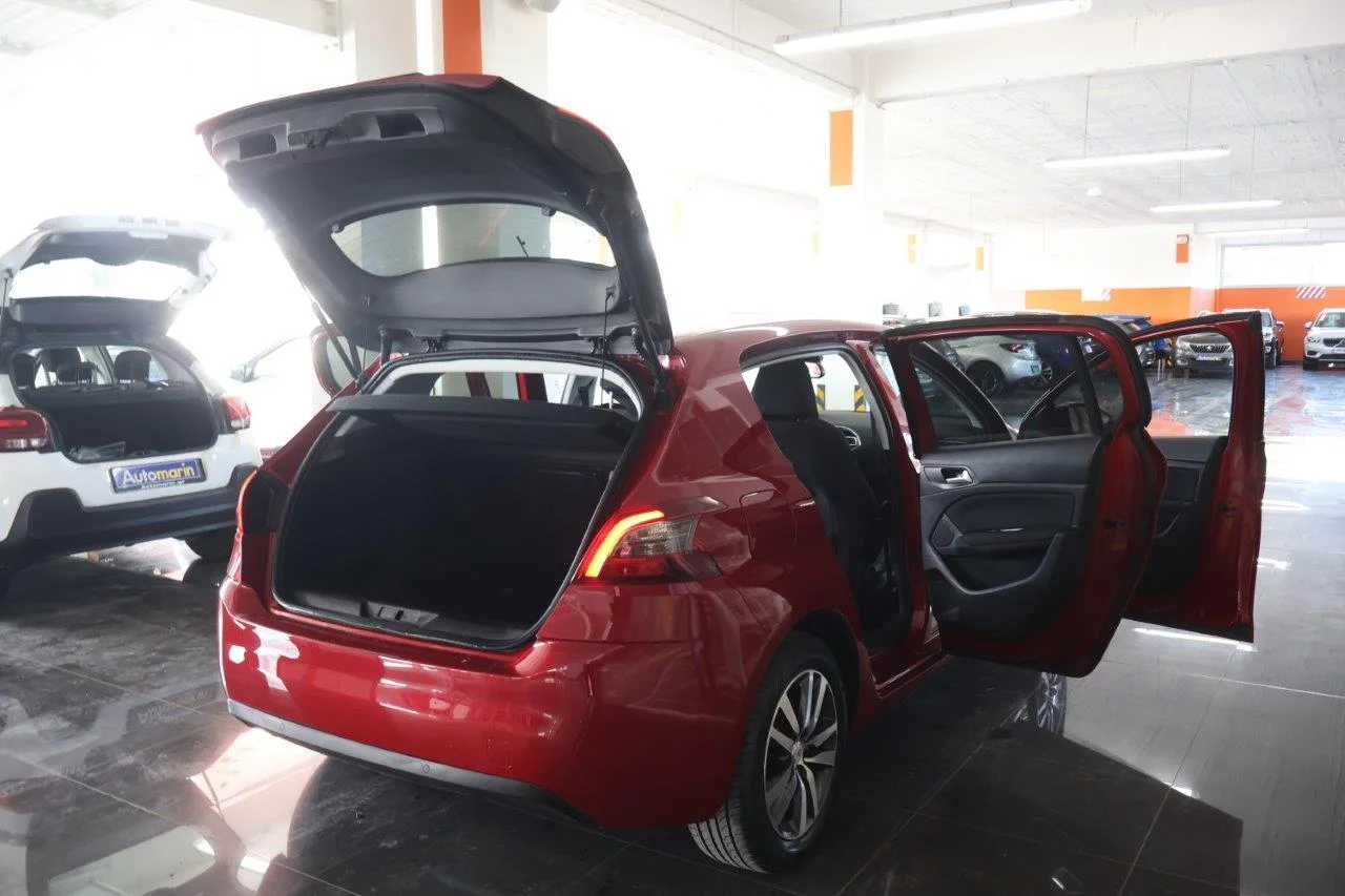 Peugeot 308 - View model 7