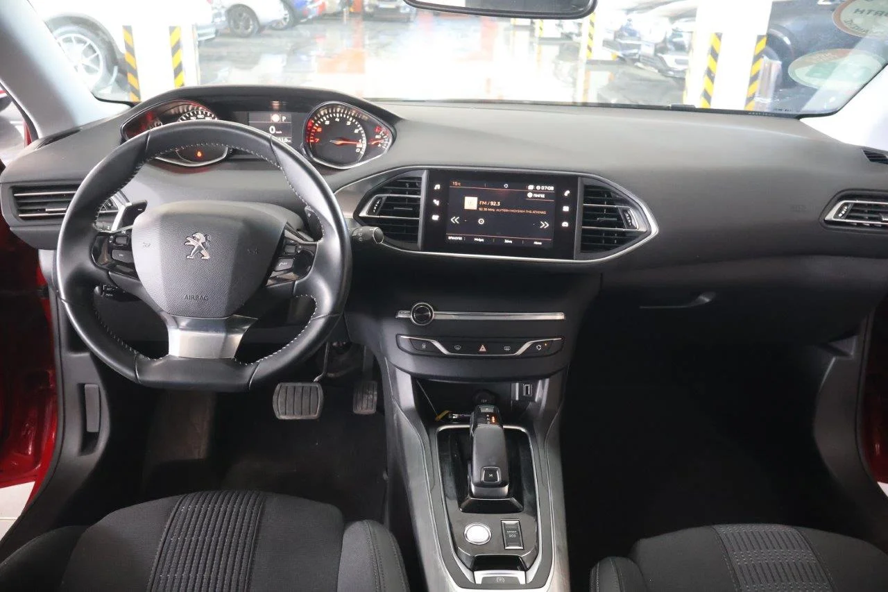Peugeot 308 - View model 19
