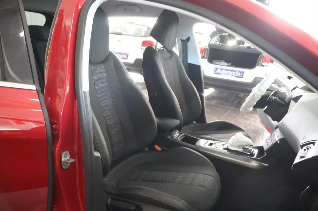 Peugeot 308 - View model 33