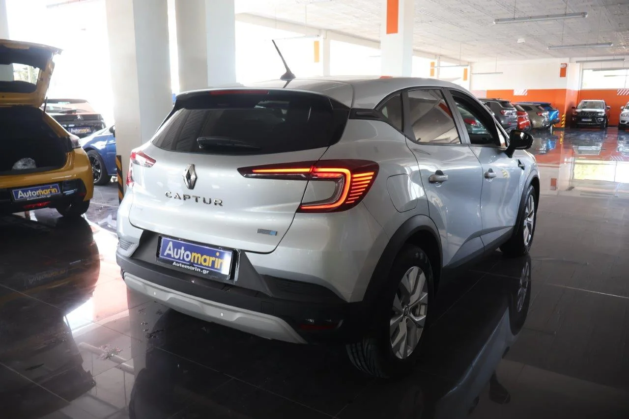 View 4 - Renault Captur - 2022