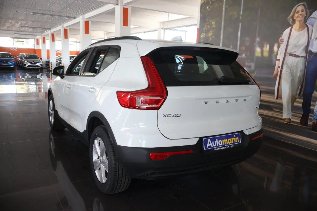 Volvo XC40 - View model 6