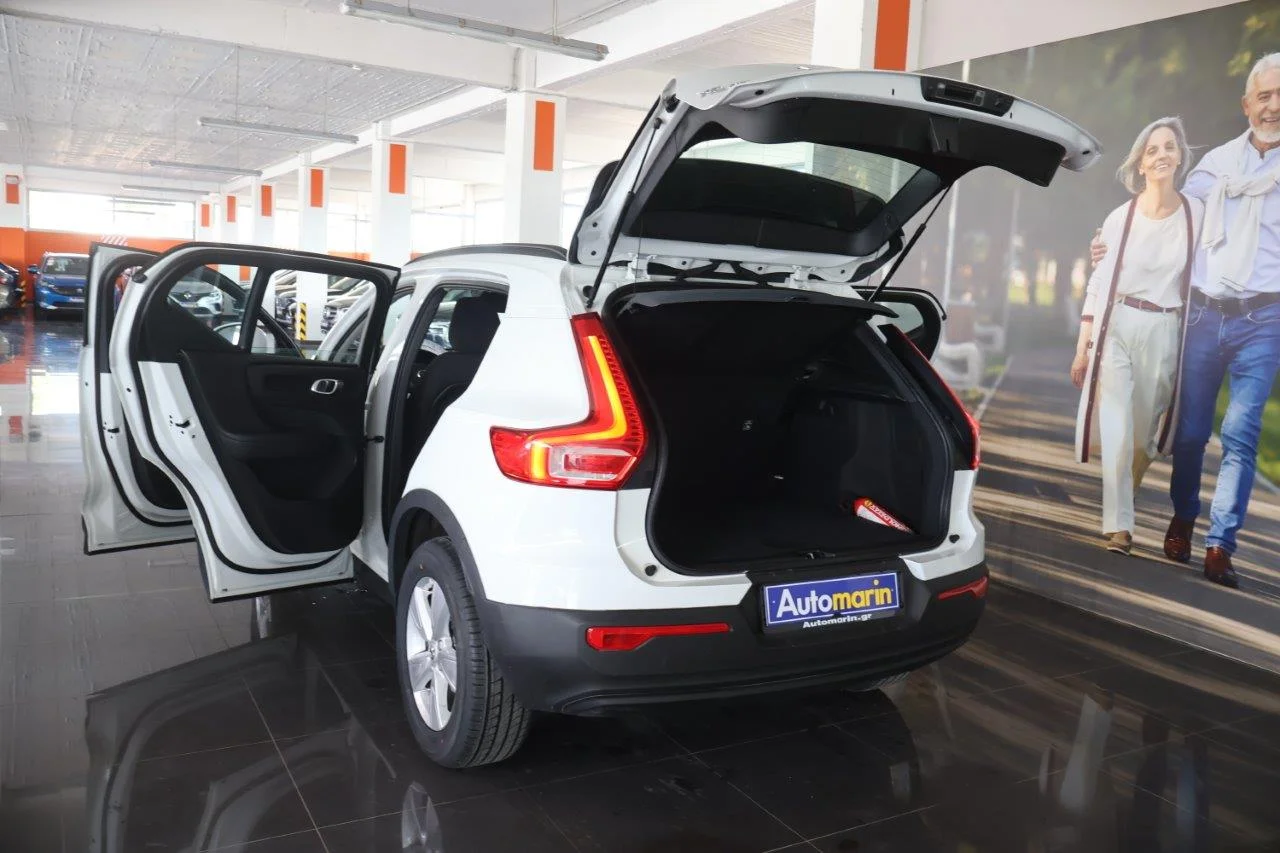 Volvo XC40 - View model 9