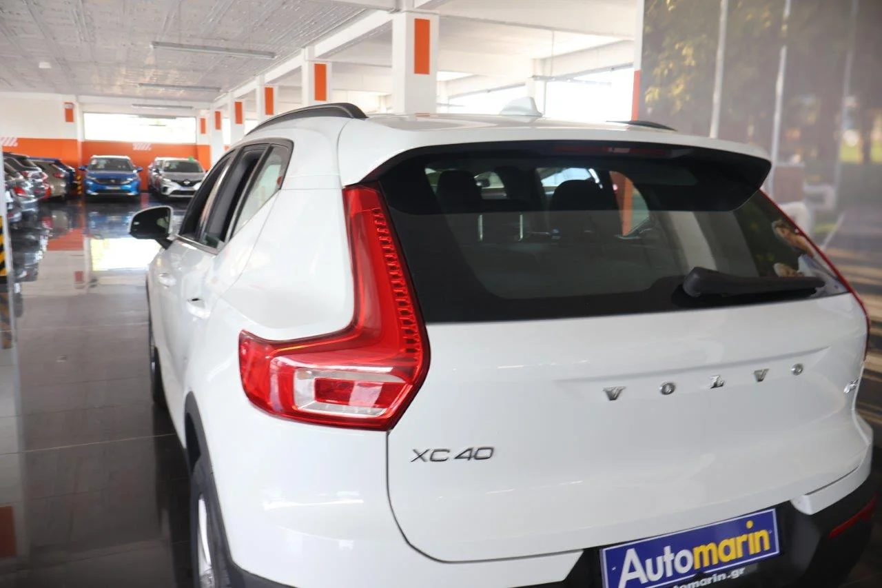 Volvo XC40 - View model 11