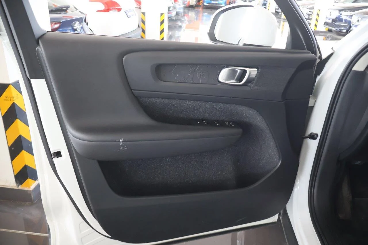 Volvo XC40 - View model 23