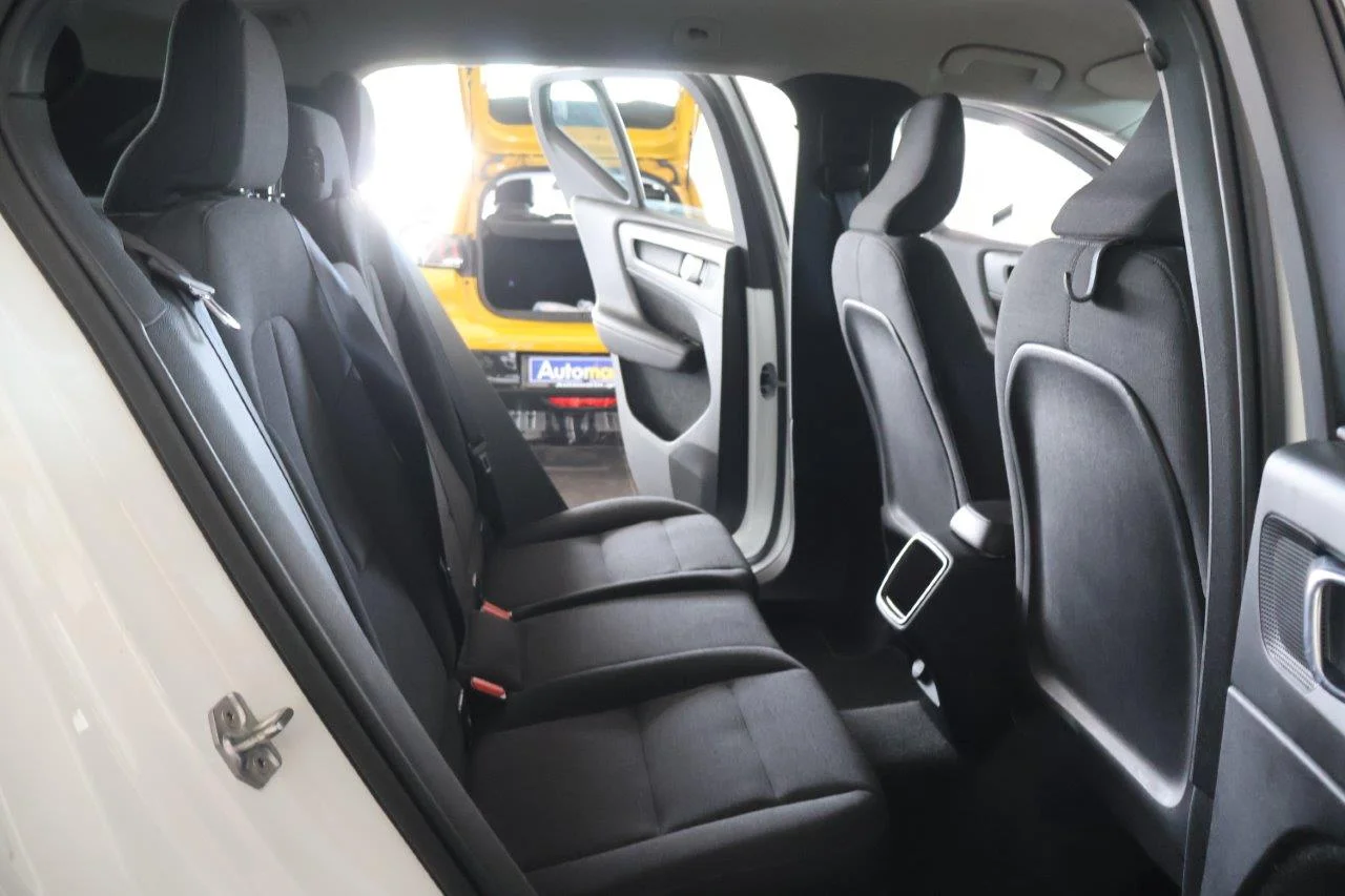 Volvo XC40 - View model 28