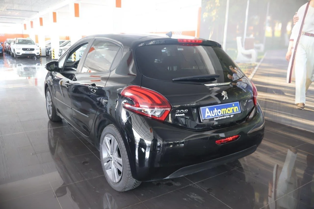 Peugeot 208 - View model 6