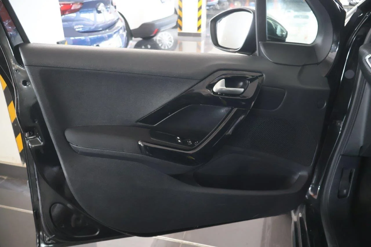 Peugeot 208 - View model 23