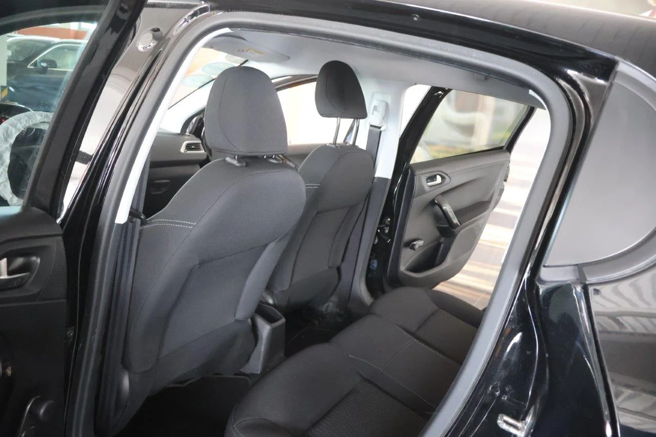 Peugeot 208 - View model 26