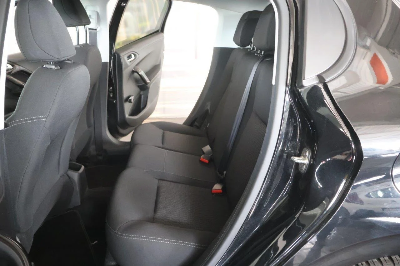 Peugeot 208 - View model 28