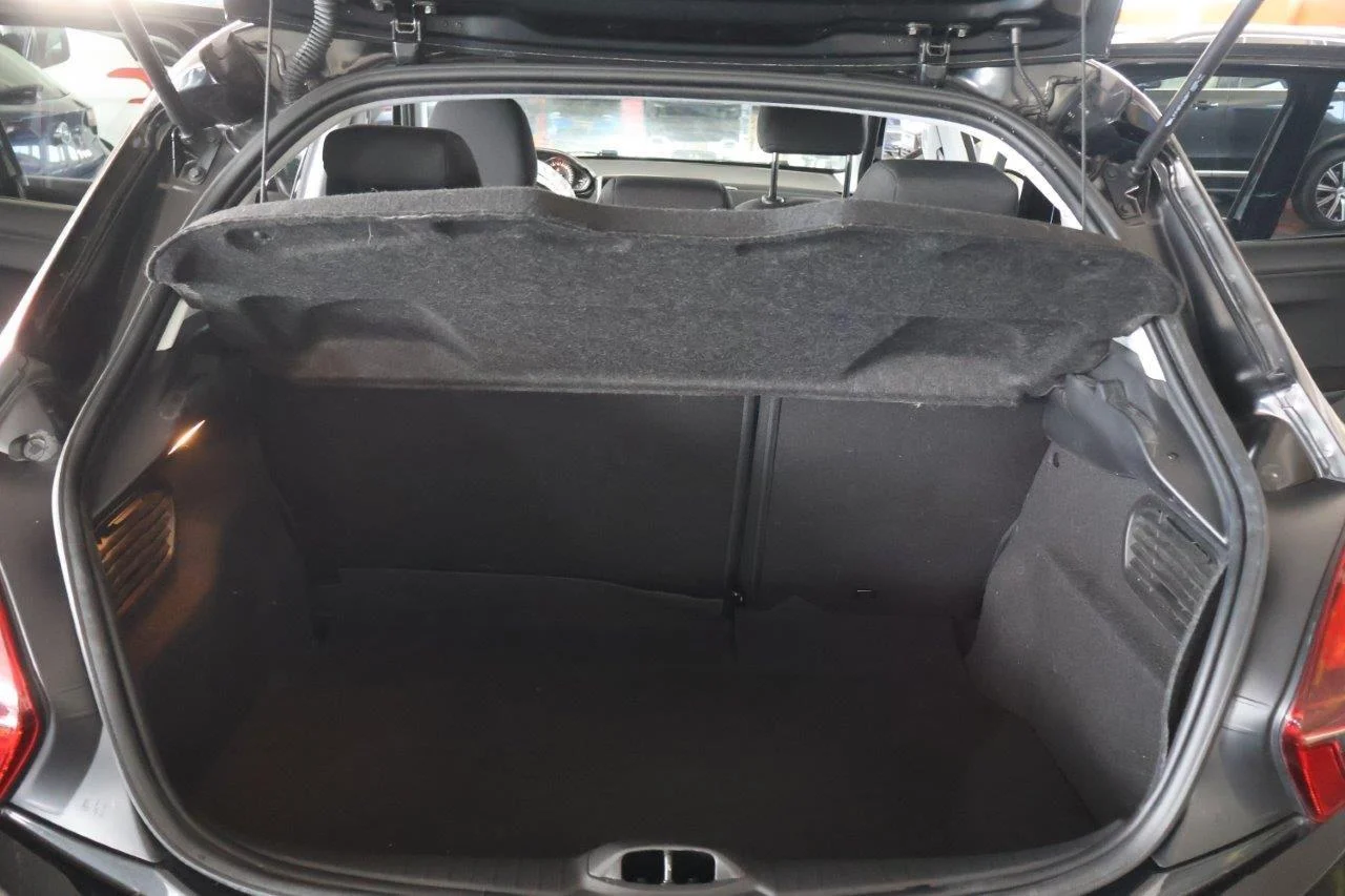 Peugeot 208 - View model 33